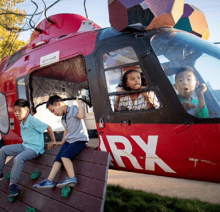 Niños en helicóptero