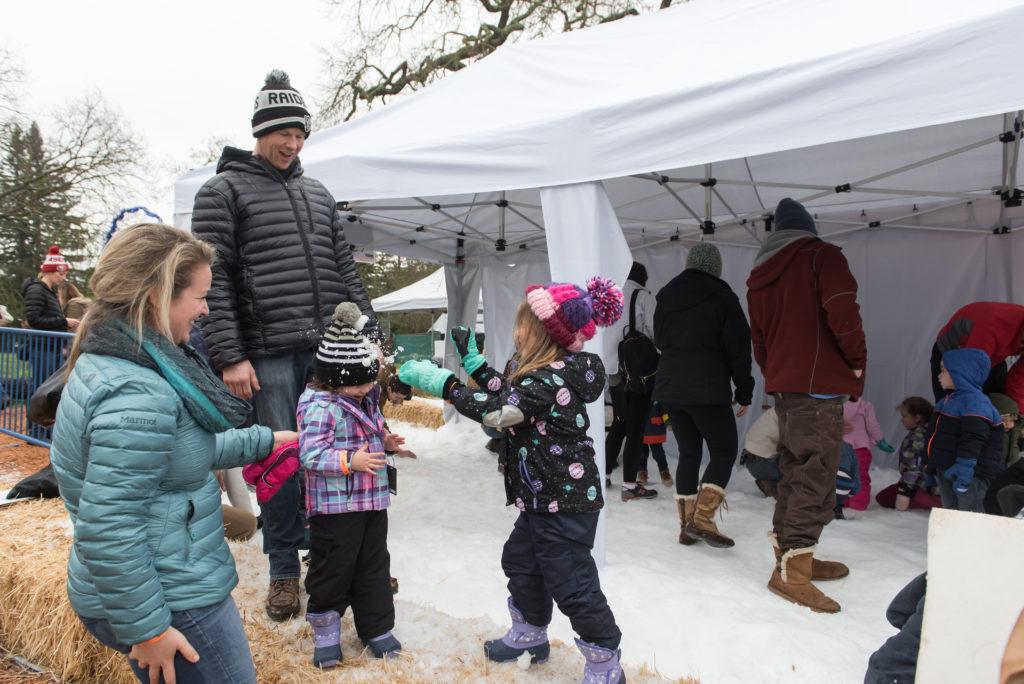 días de nieve 2020 niños jugando en la nieve