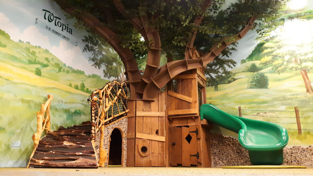 casa del árbol para niños pequeños
