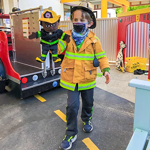 La exposición interactiva de los bomberos en el Museo Infantil del Condado de Sonoma